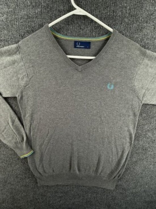 Fred Perry Sweaters - Fred Perry Pullover V-Neck Gray Women All Cotton Logo Sweater Long Sleeve Small